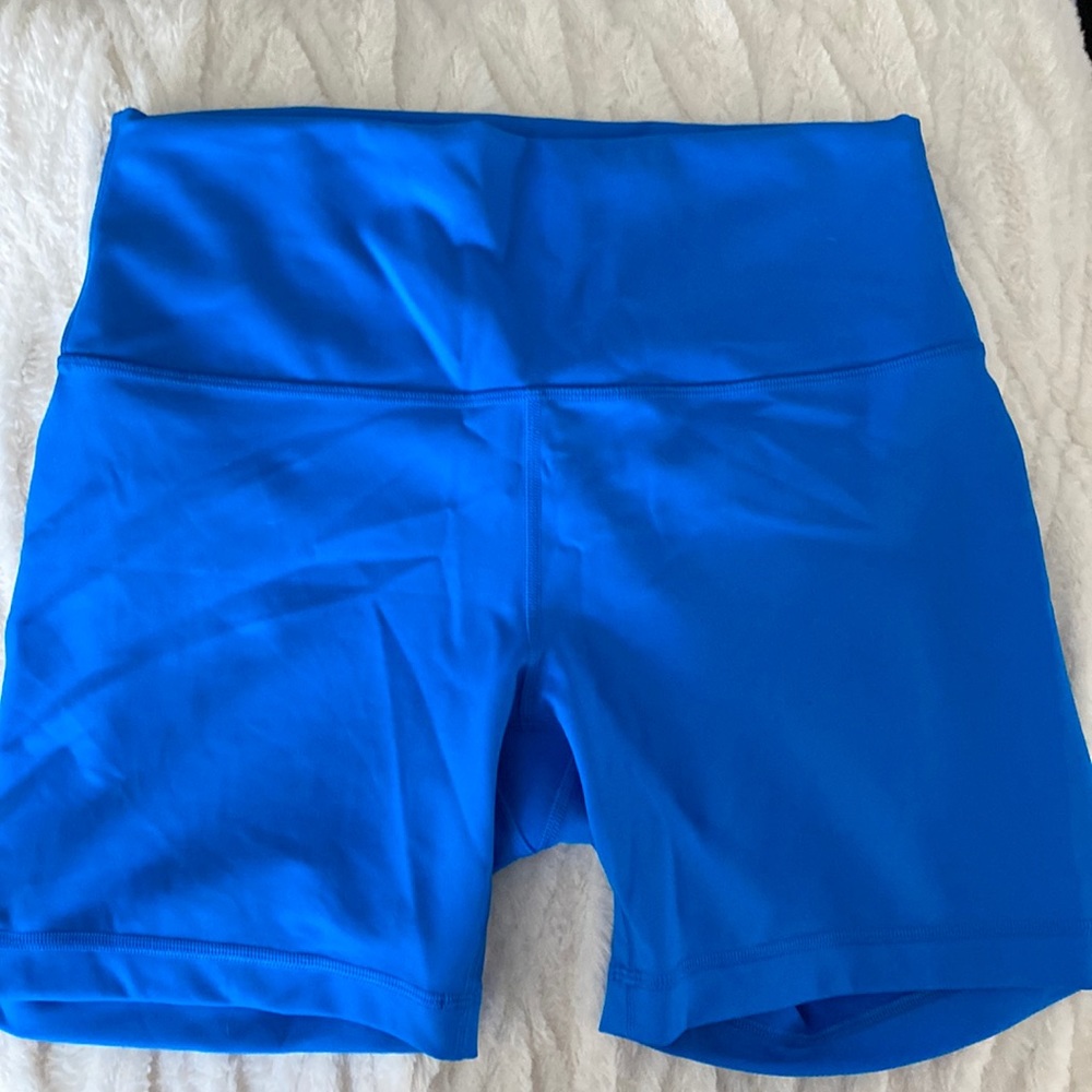 Lululemon like new wunder train shorts 6 inch size 10 poolside